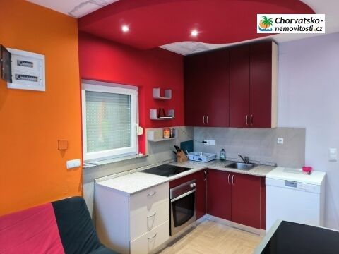 Byty, 987 66, Zahraničí