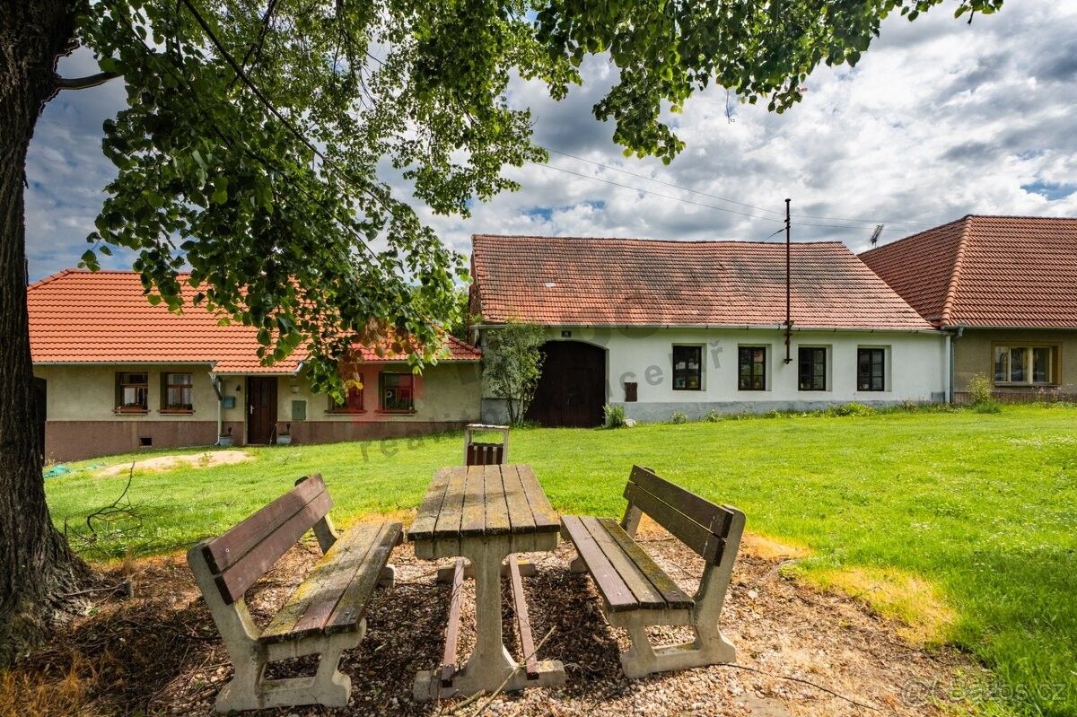 Chaty, Louňovice pod Blaníkem, 257 06, 1 367 m²