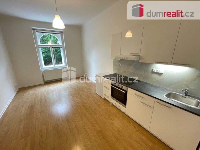 2+kk, Na Skalce, Praha, 40 m²