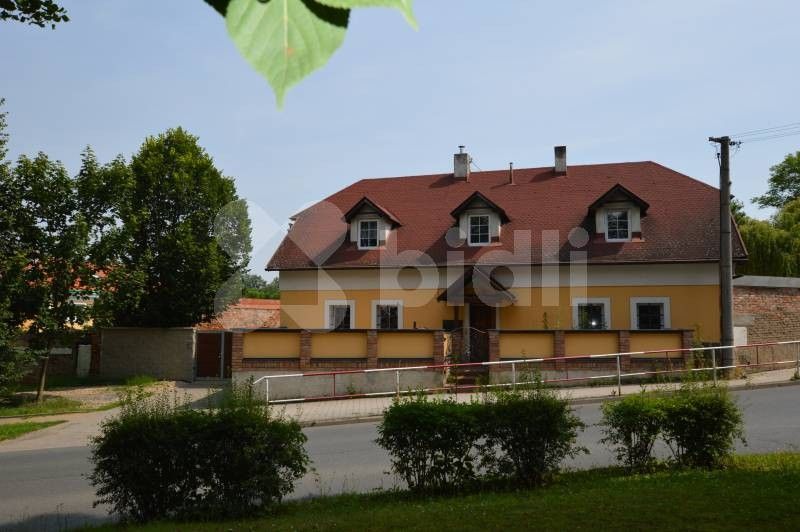 Prodej dům - Soběslavovo náměstí, Zdiby, 340 m²