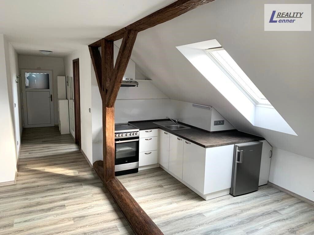 2+kk, Slavíkova, Jince, 65 m²