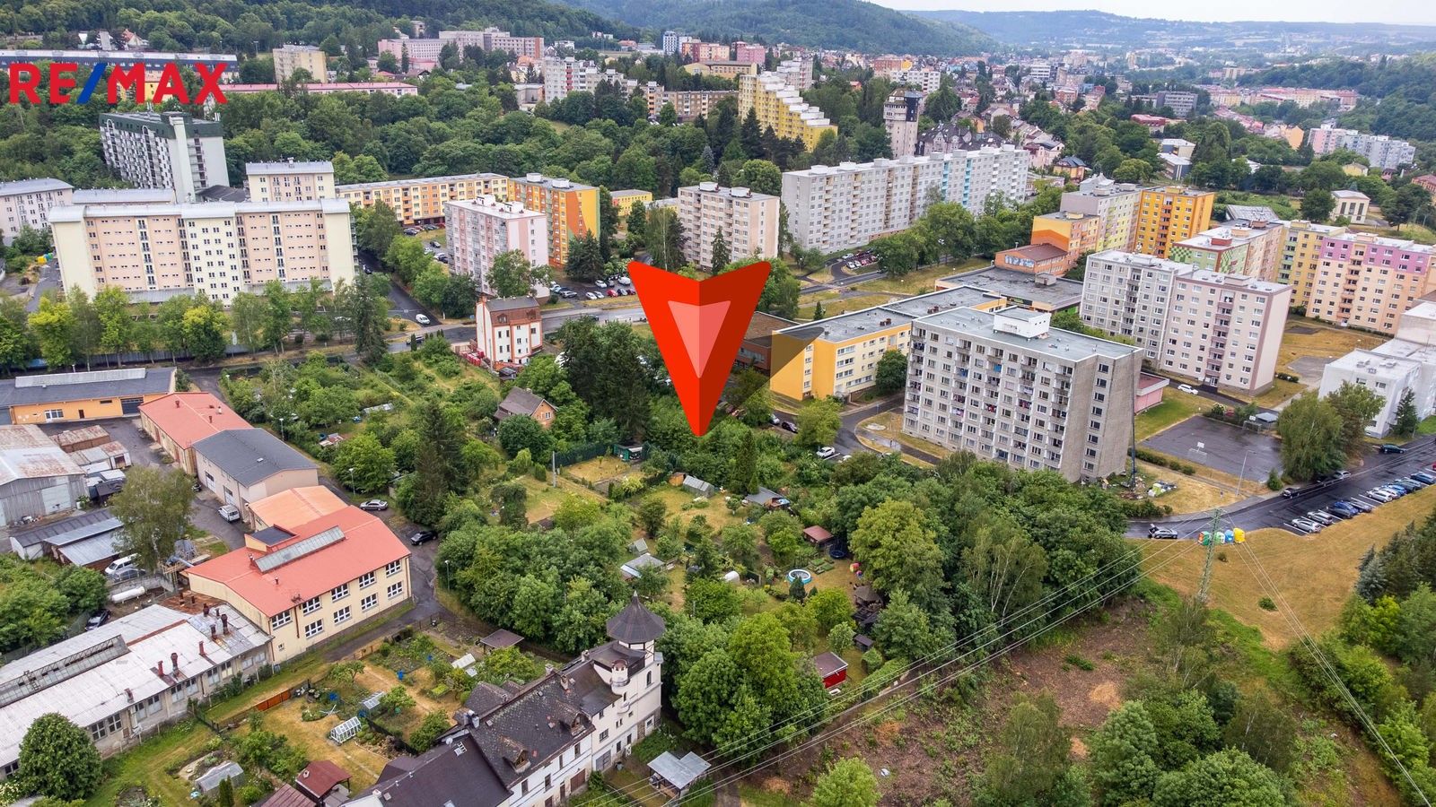 Prodej pozemek pro bydlení - Karlovy Vary, 1 700 m²