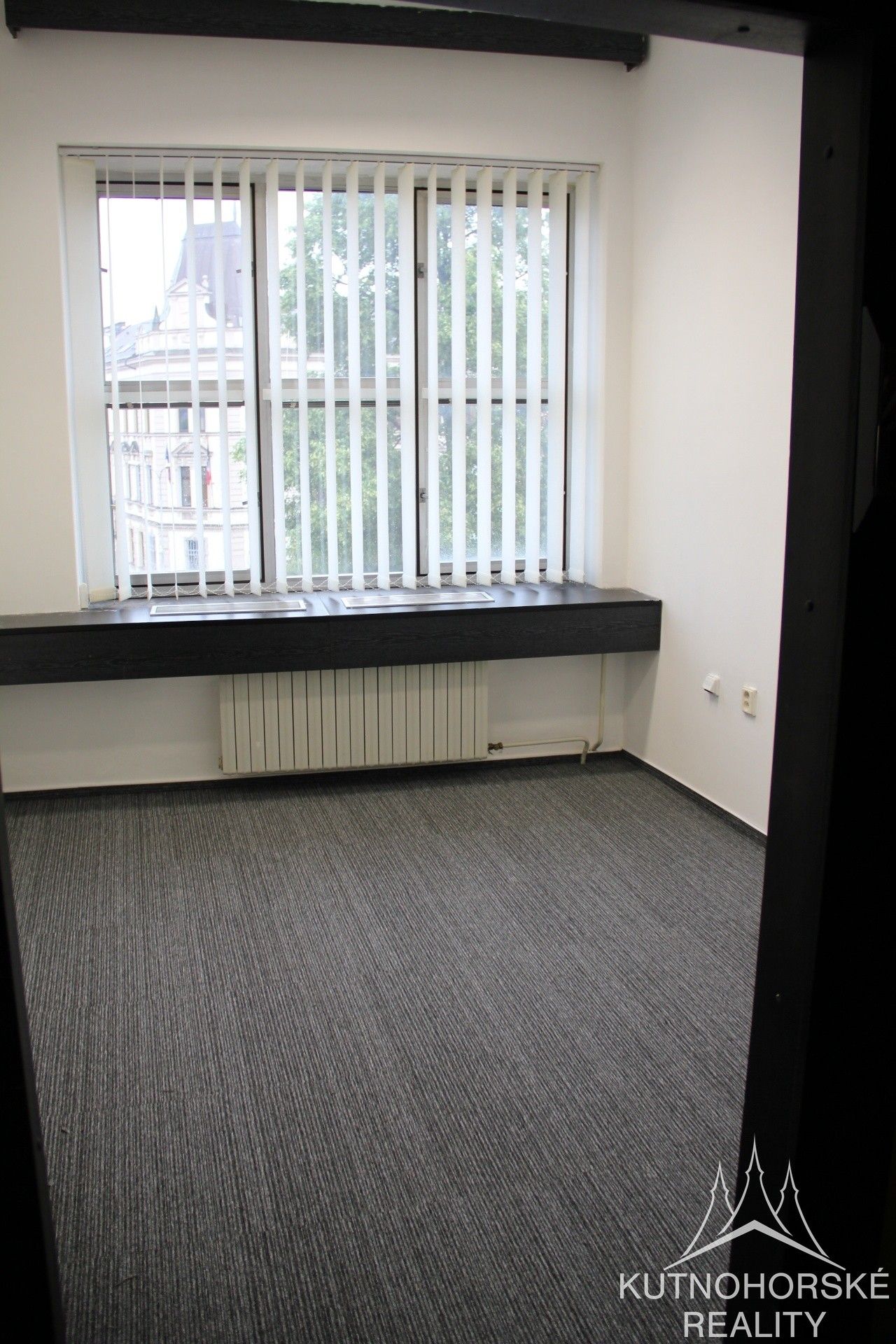 Pronájem kancelář - Široká, Chrudim, 13 m²