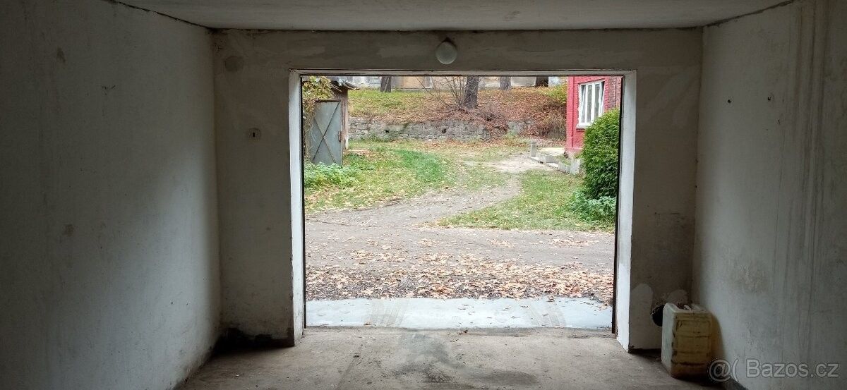 Garáže, Ostrava, 710 00