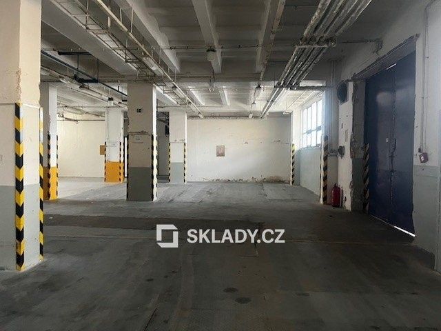 Sklady, Břeclav, 450 m²