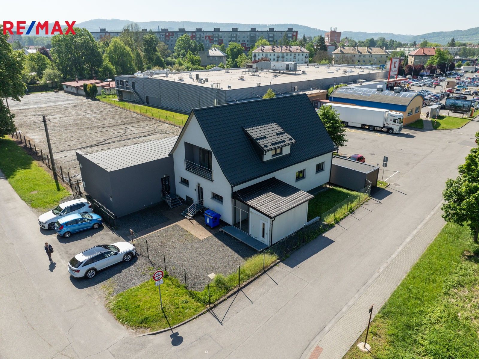 Prodej výrobní prostory - Svěrákova, Valašské Meziříčí, 400 m²