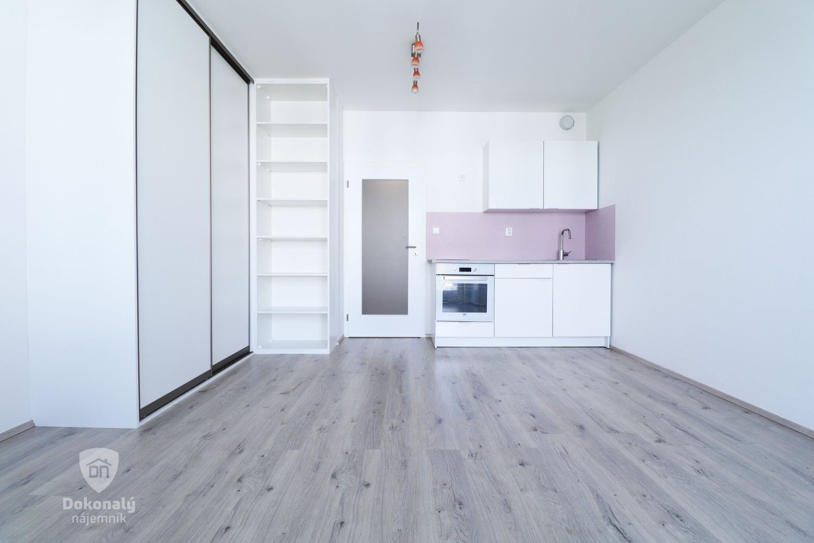 Pronájem byt 1+kk - Honzíkova, Praha, 28 m²