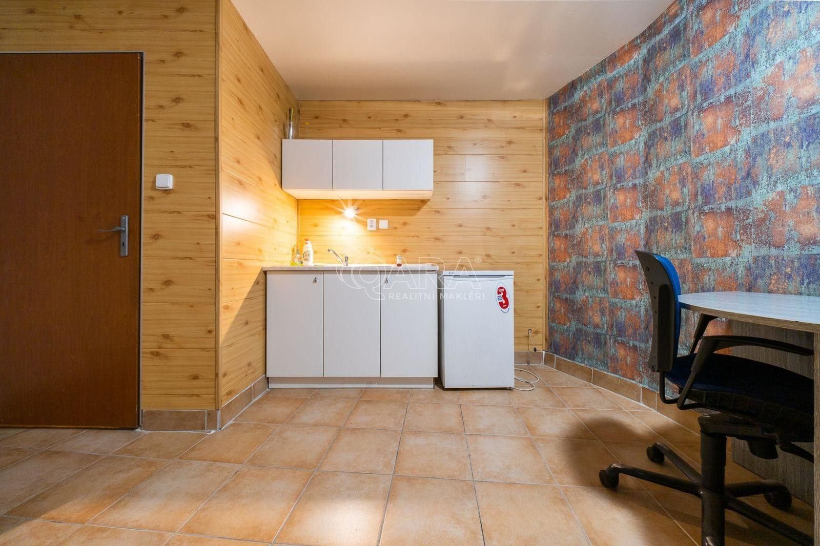 Pronájem byt 1+kk - Soukenická, Chrudim, 15 m²