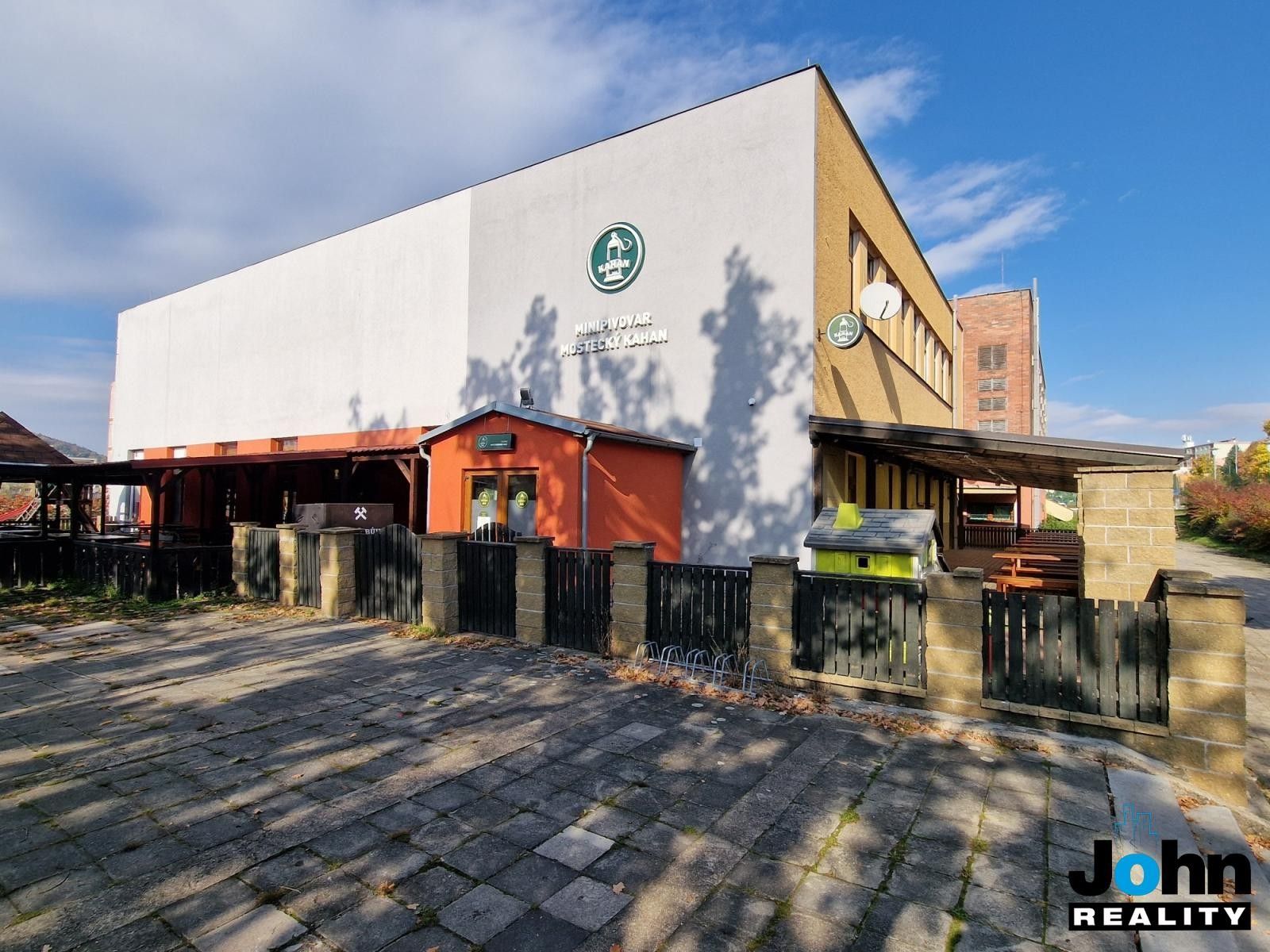 Restaurace, 1. máje, Most, 300 m²