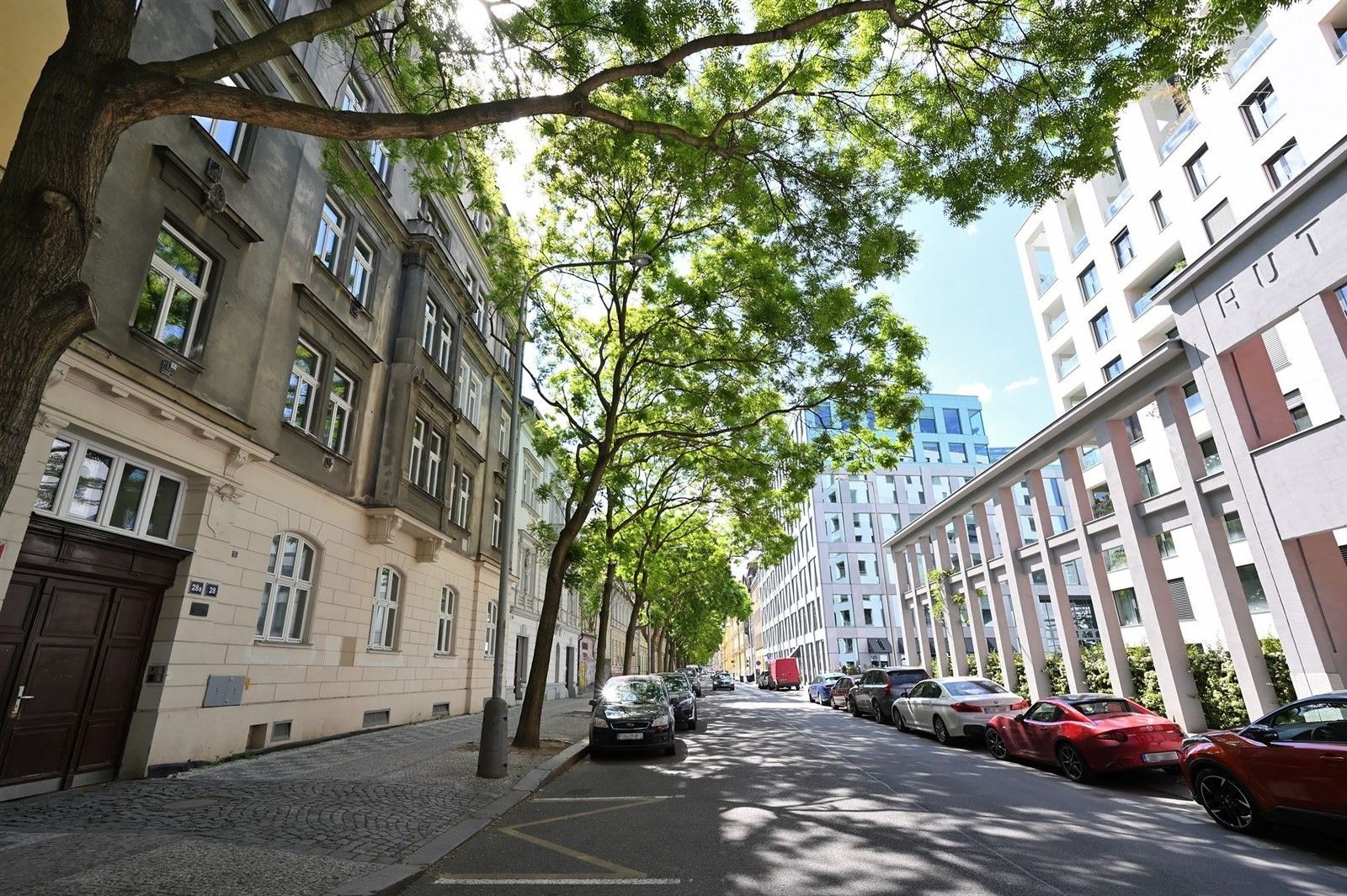 4+1, Pernerova, Praha, 138 m²