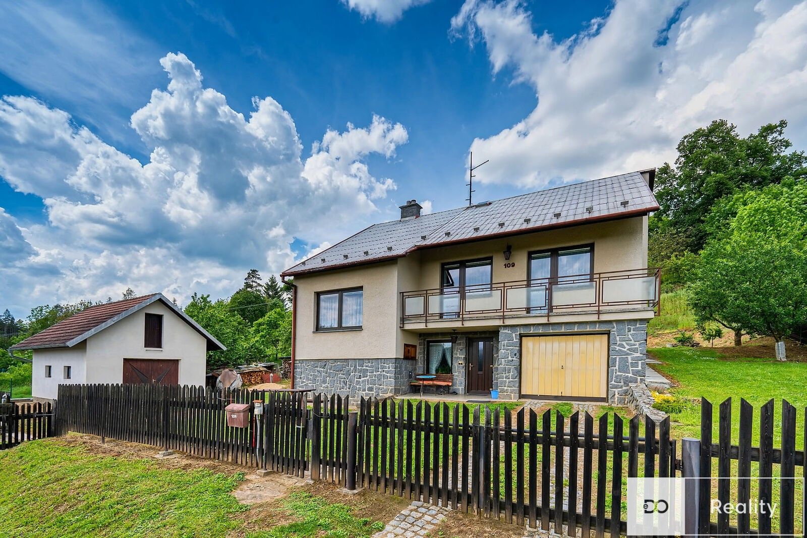 Prodej rodinný dům - Žďárec, 240 m²