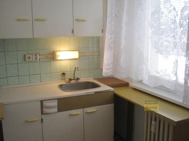 Pronájem byt 1+kk - Matúškova, Praha, 30 m²