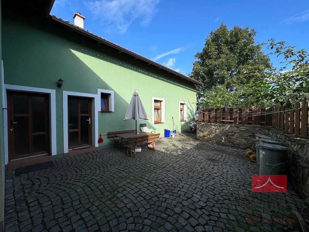 Prodej rodinný dům - Senožaty, 182 m²