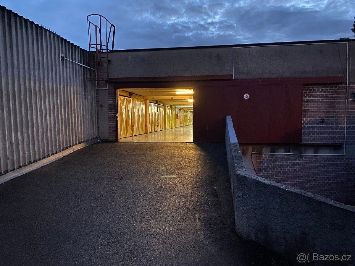 Prodej garáž - Praha, 160 00