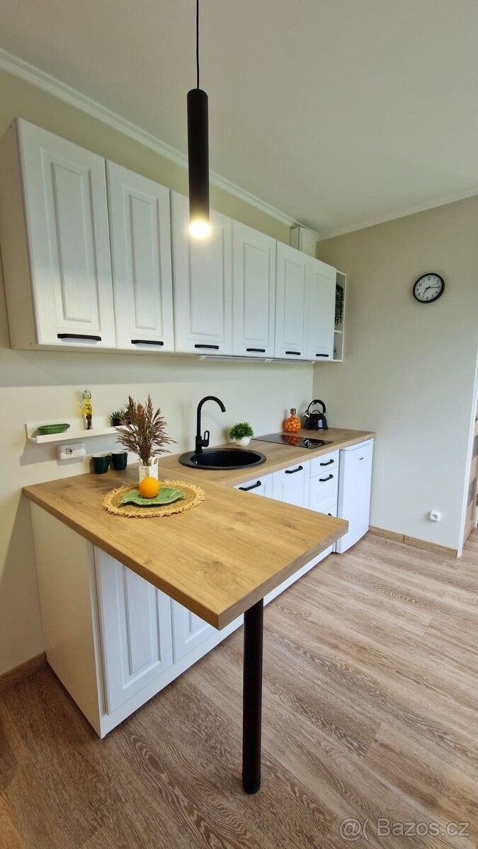 Chaty, Praha, 110 00