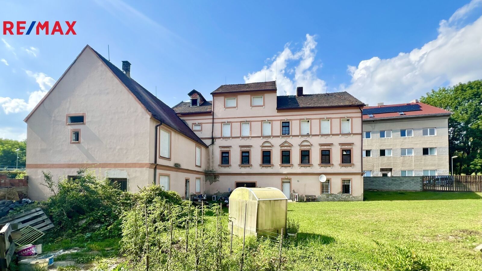 Zemědělské usedlosti, Hostomice, 1 305 m²