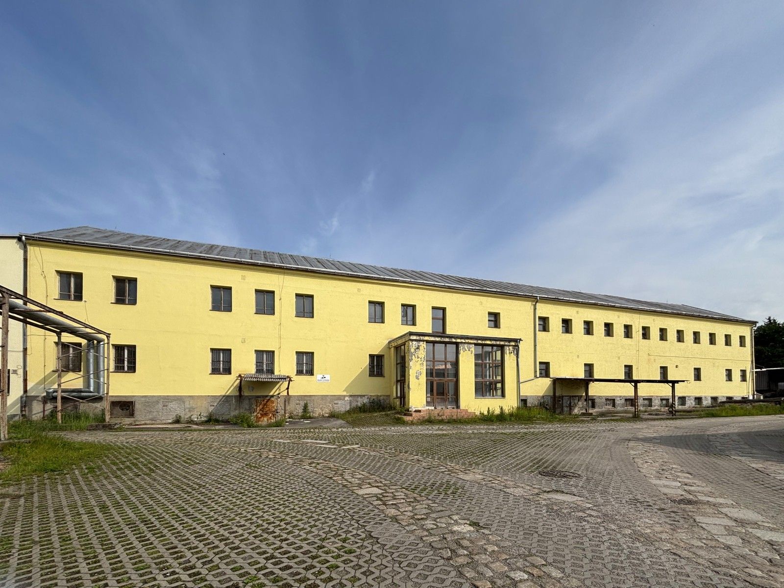 Sklady, Tovární, Chodov, 185 m²