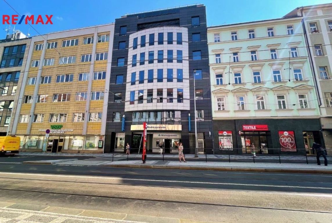 Pronájem kancelář - Bělehradská, Praha, 300 m²