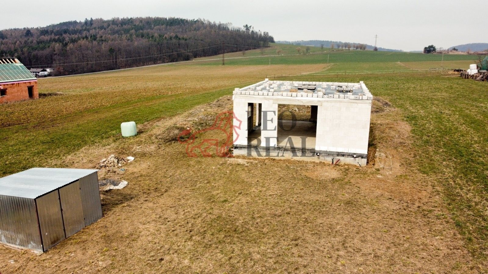 Prodej pozemek pro bydlení - Lhotka, 800 m²