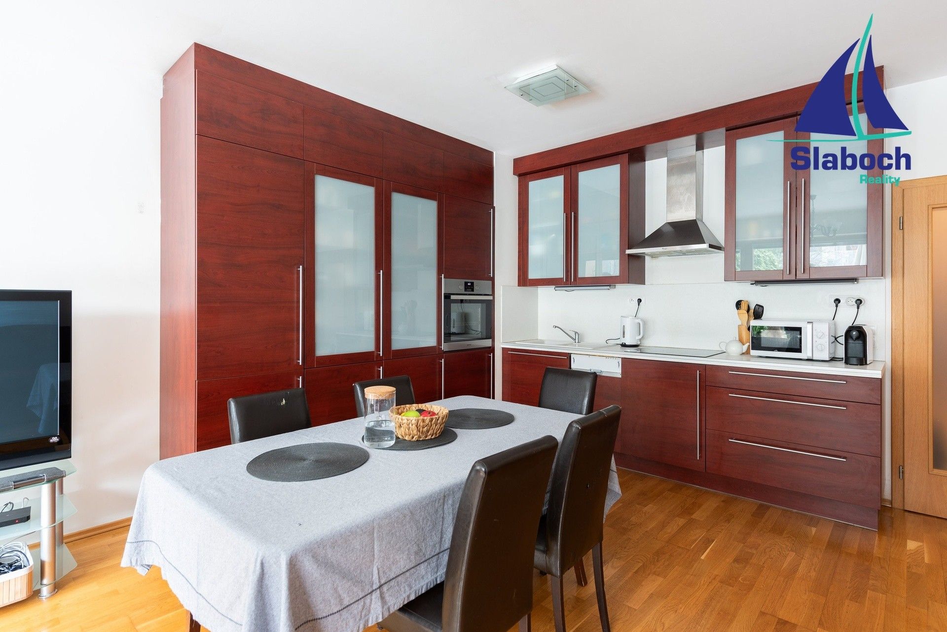 3+kk, Laténská, Praha, 113 m²