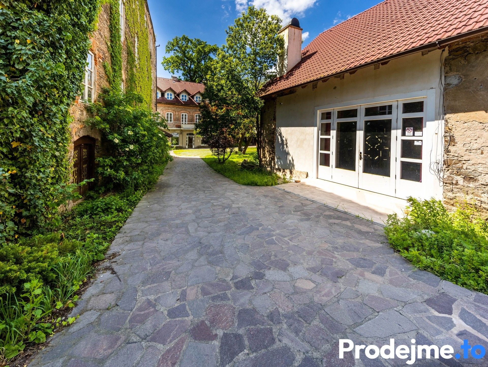 Prodej ubytovací zařízení - Mladotice, Ronov nad Doubravou, 1 288 m²