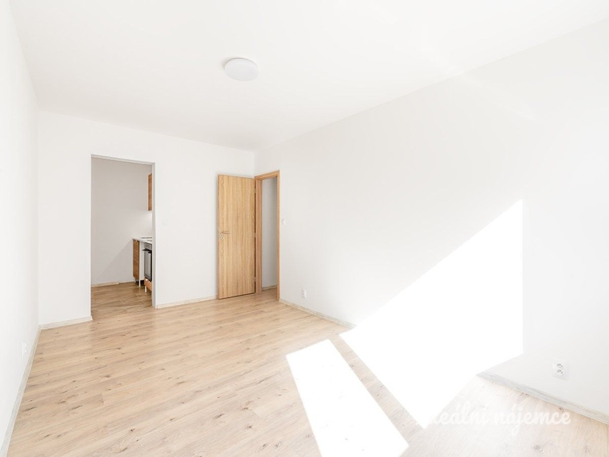 Pronájem byt 2+kk - Pavlíkova, Praha, 44 m²