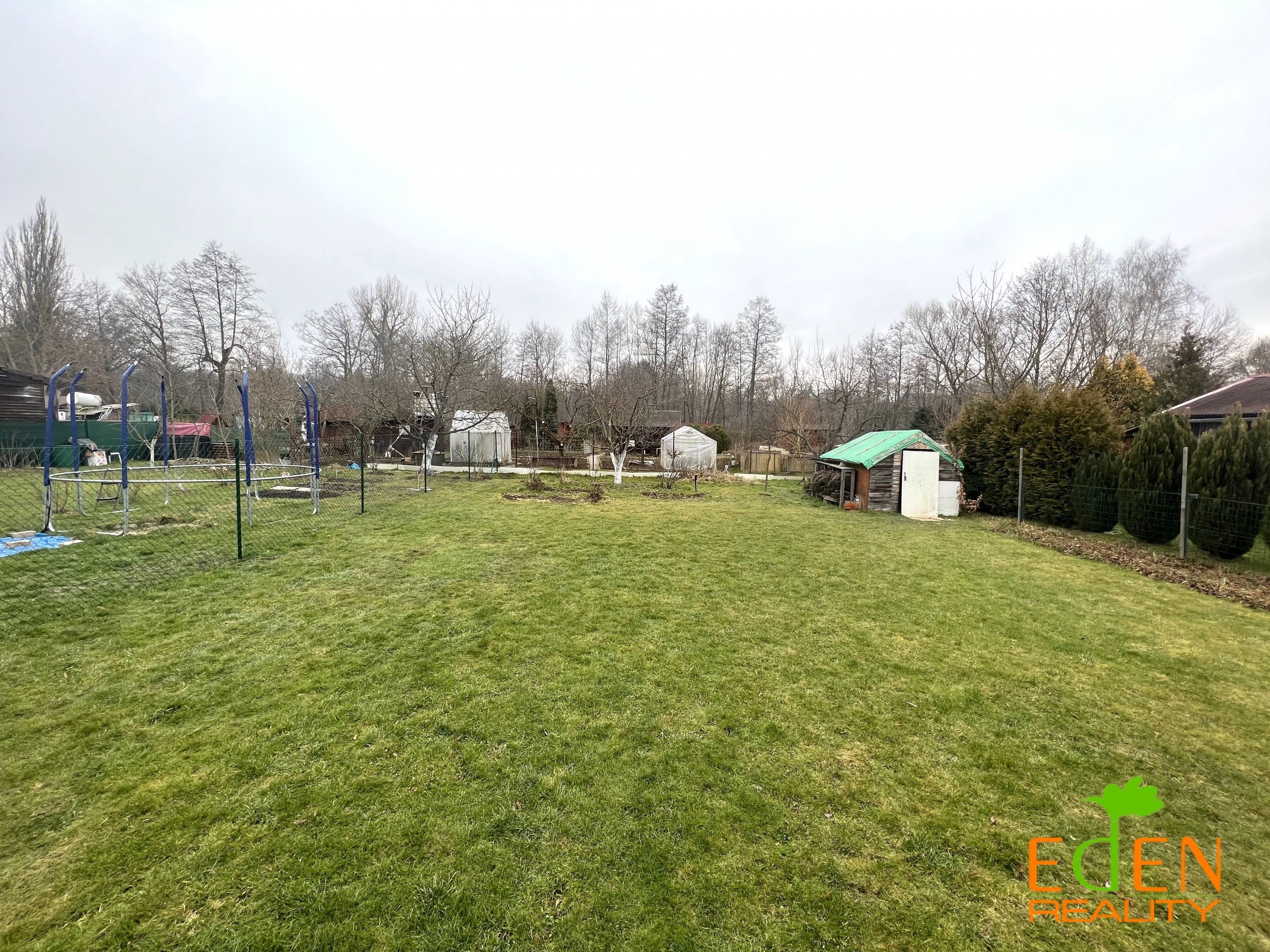 Zahrady, Vrbovecká, Plzeň, 300 m²