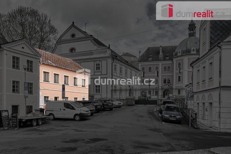 Rodinné domy, nám. 5. května, Bečov nad Teplou, 246 m²