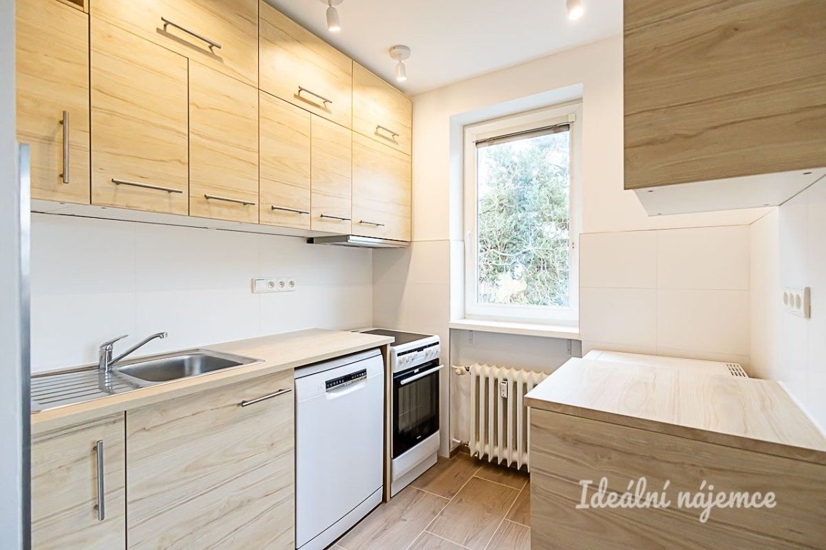 4+kk, Jeremenkova, Praha, 94 m²