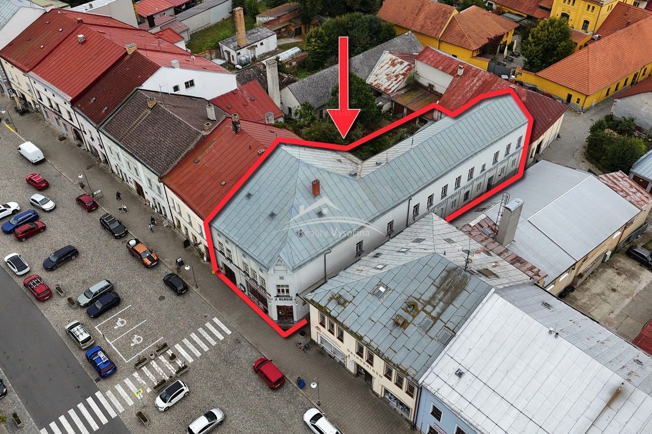 Obchodní prostory, Husovo náměstí, Polná, 654 m²