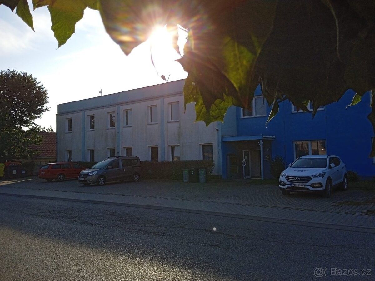 Sklady, Vraňany, 277 07