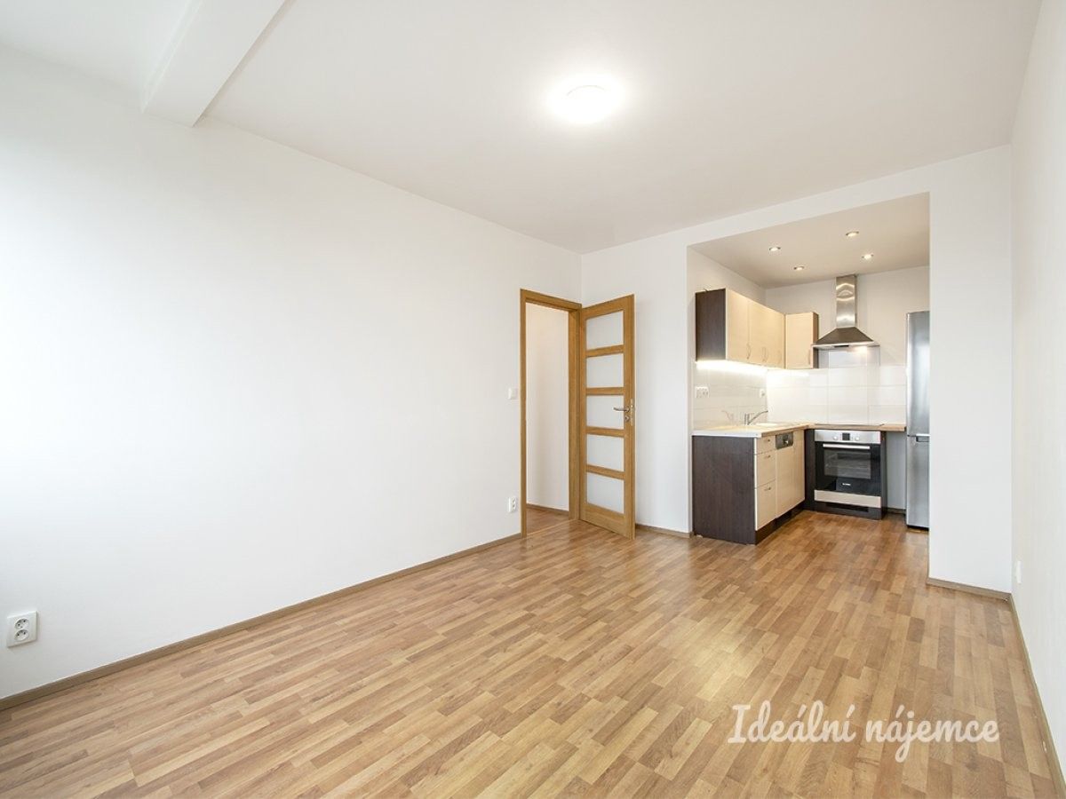 2+kk, Podjavorinské, Praha, 41 m²