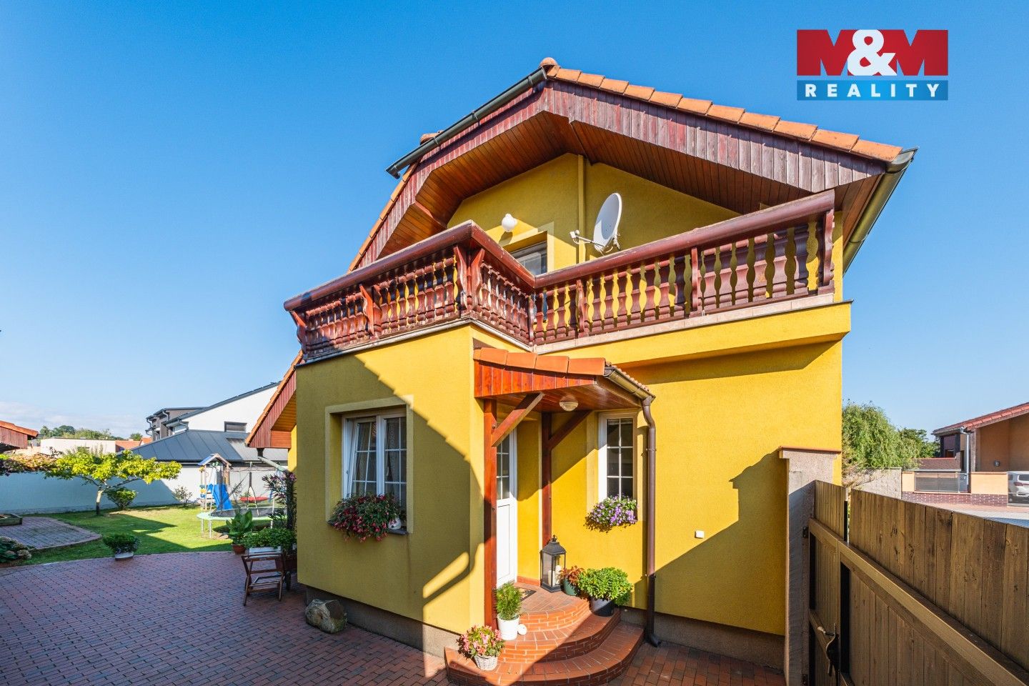 Rodinné domy, Ruská, Mochov, 370 m²