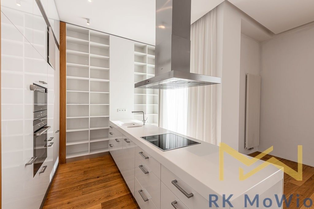 2+kk, Laubova, Praha, 74 m²