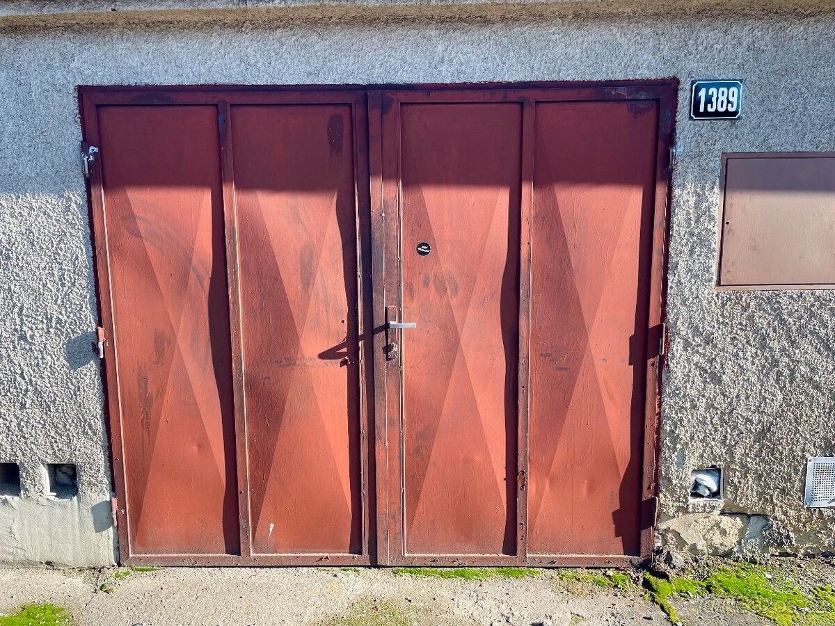 Garáže, Pelhřimov, 393 01