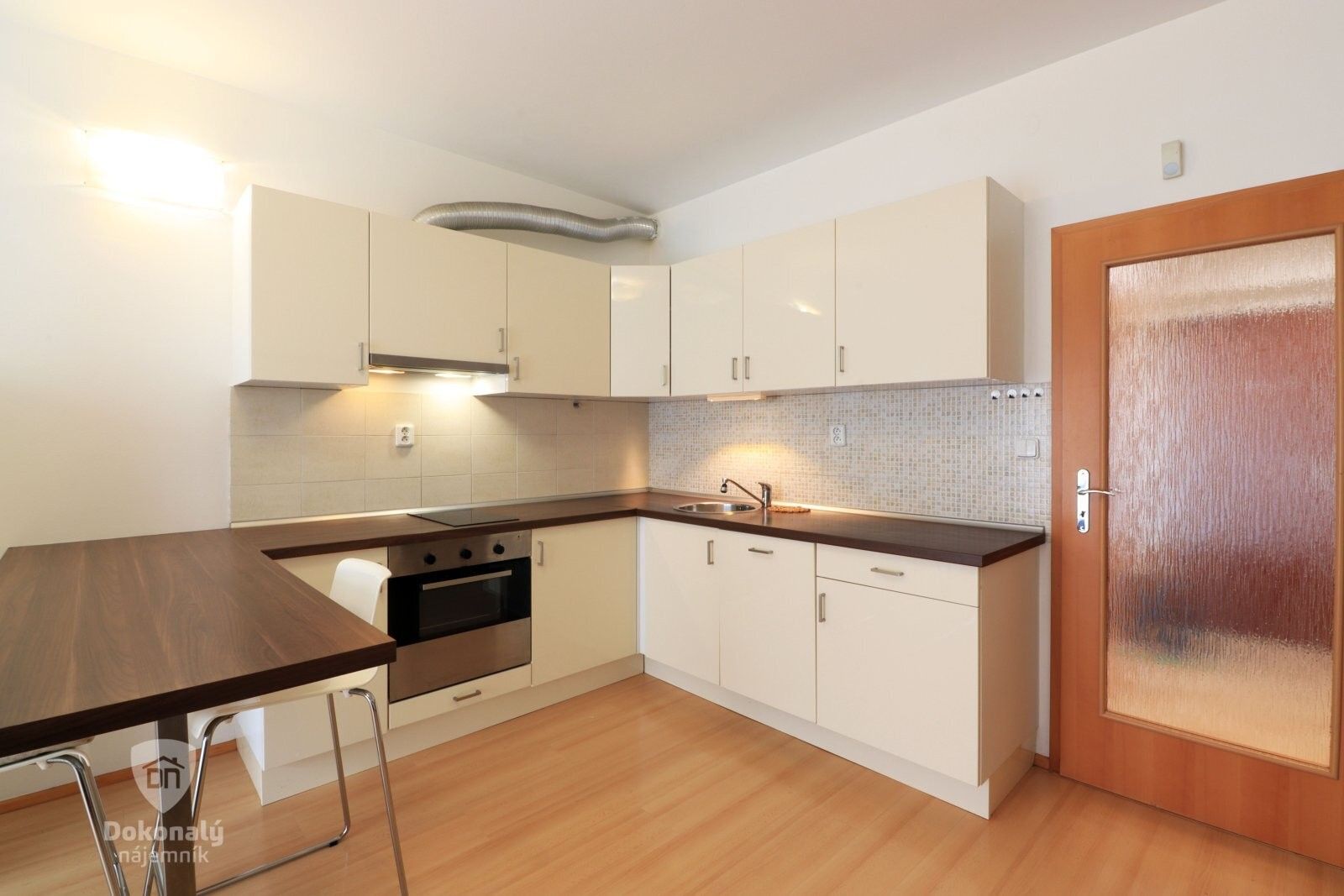 Pronájem byt 1+kk - Velenovského, Praha, 29 m²