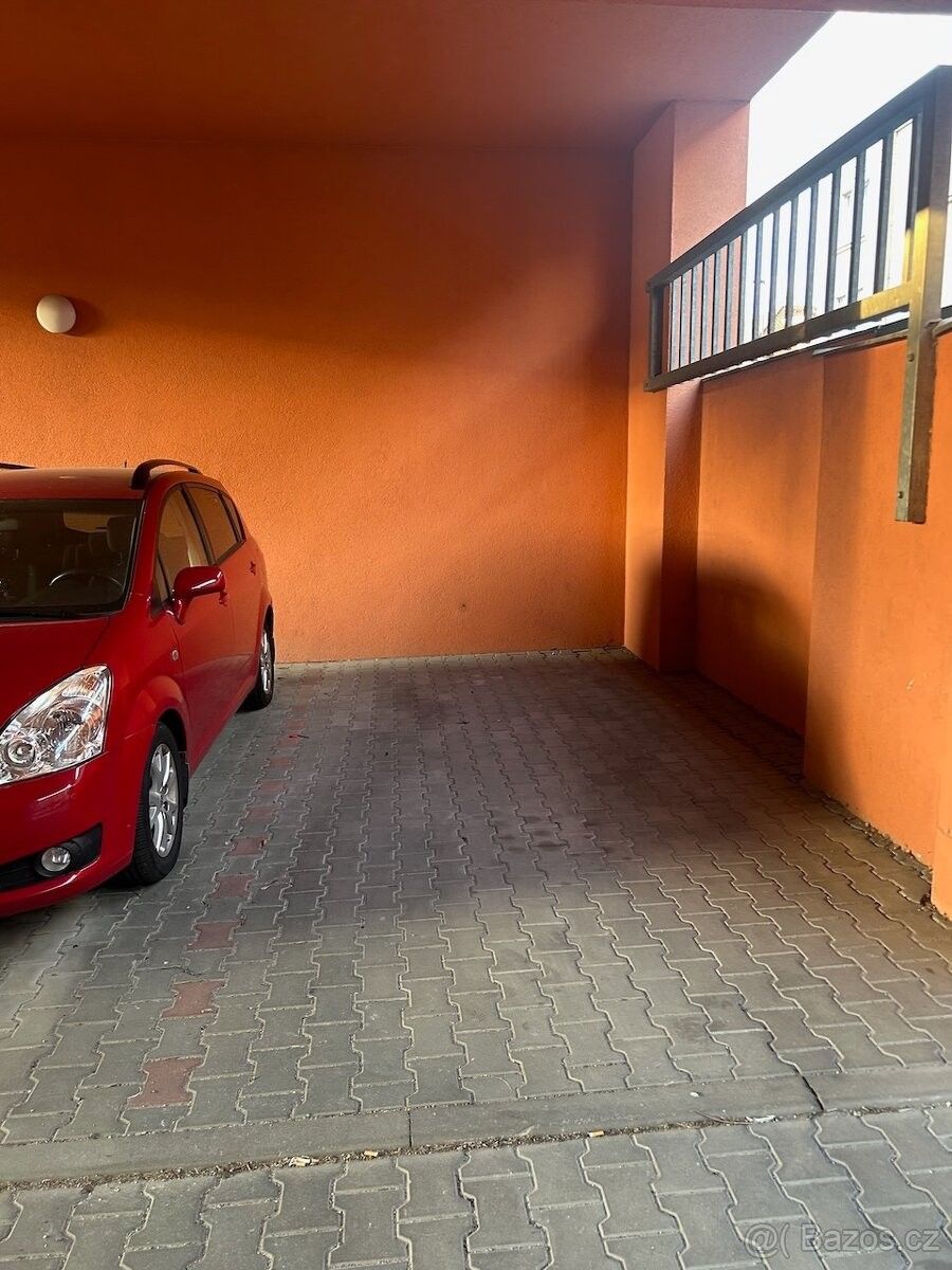 Garáže, Plzeň, 318 00