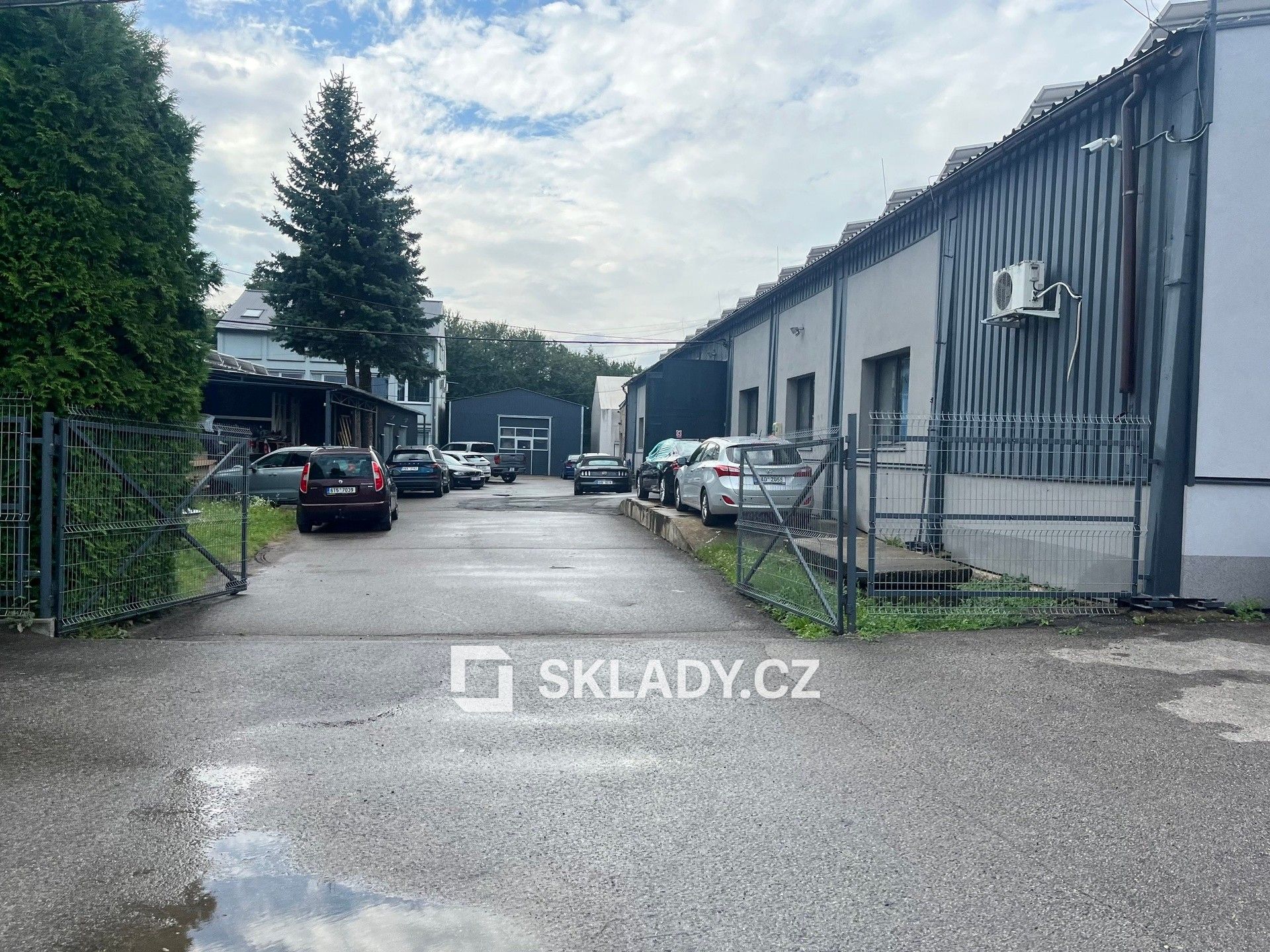 Sklady, Praha, 675 m²