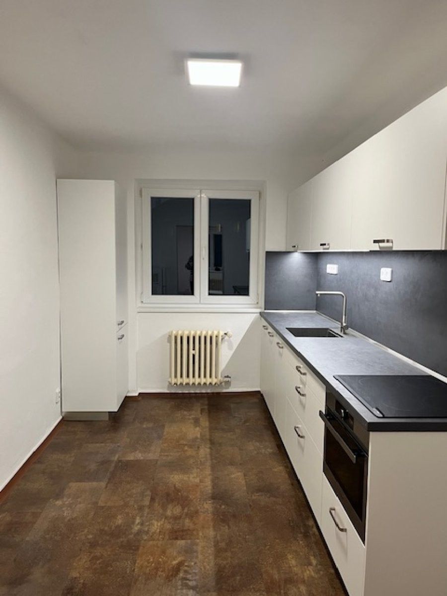 Pronájem byt 2+1 - Skupova, Hradec Králové, 54 m²