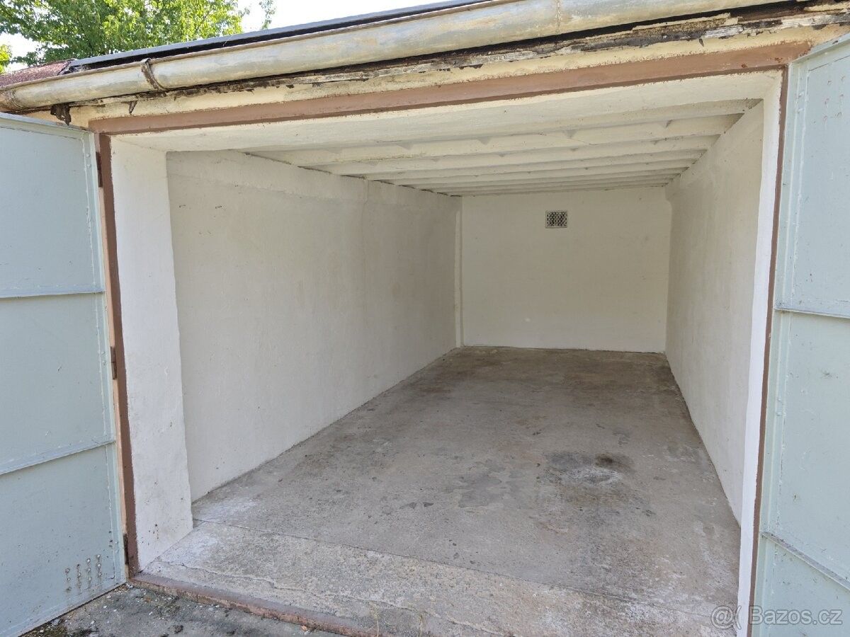 Garáže, Pardubice, 530 06