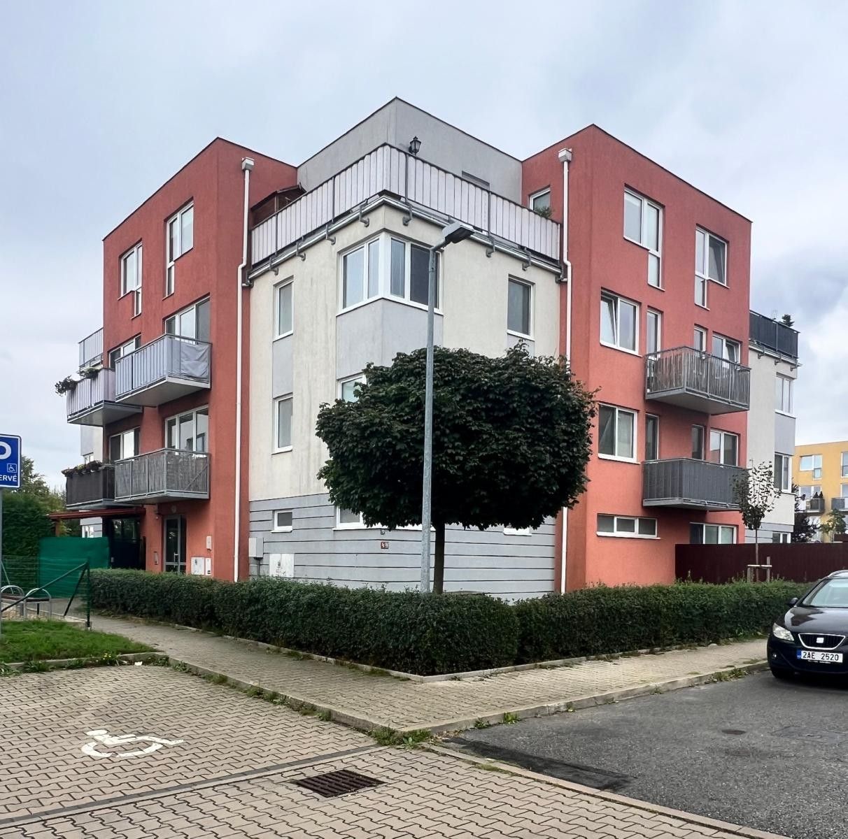 3+kk, V Roháči I., Jesenice, 68 m²