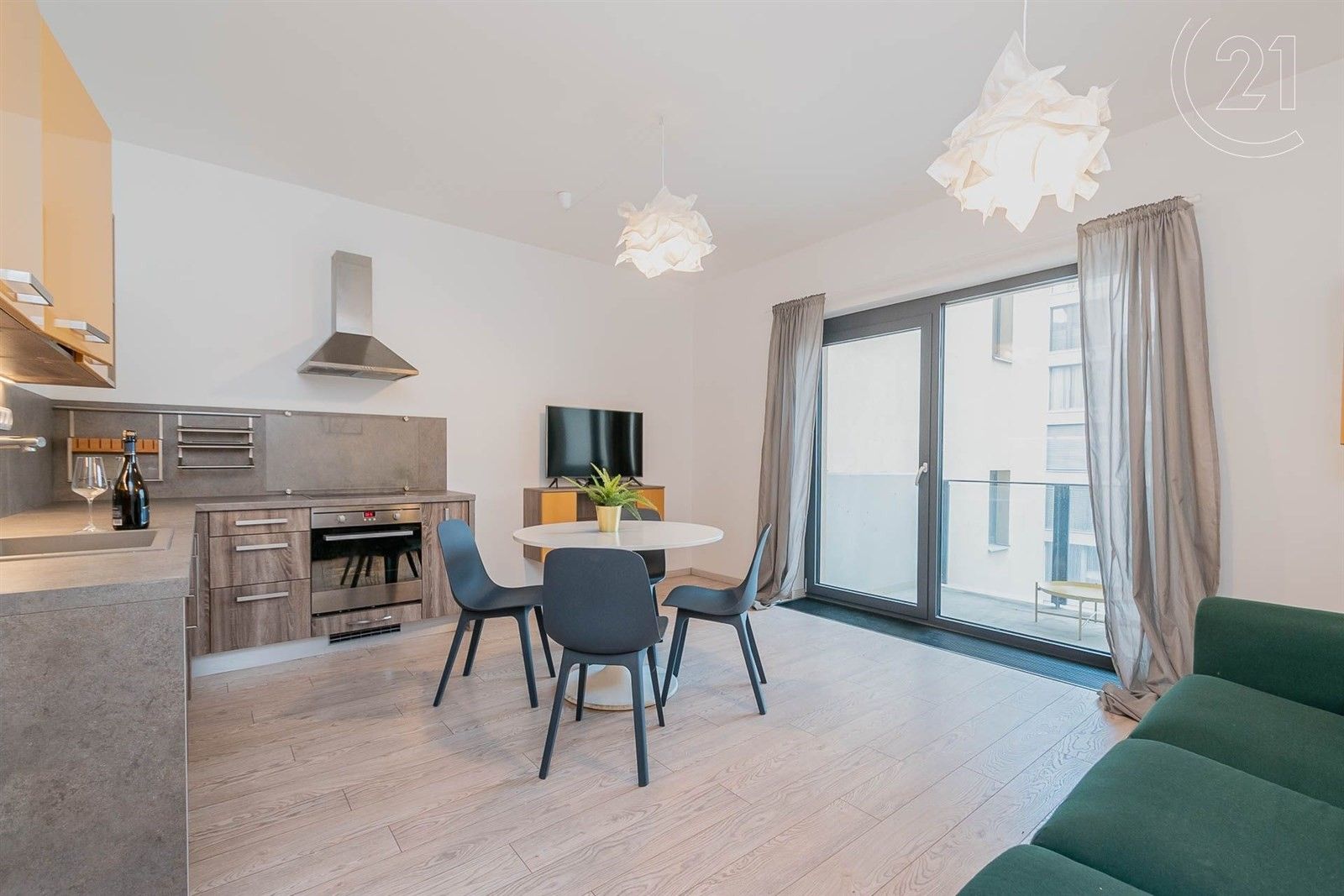 3+kk, U Mlýnského kanálu, Praha, 74 m²