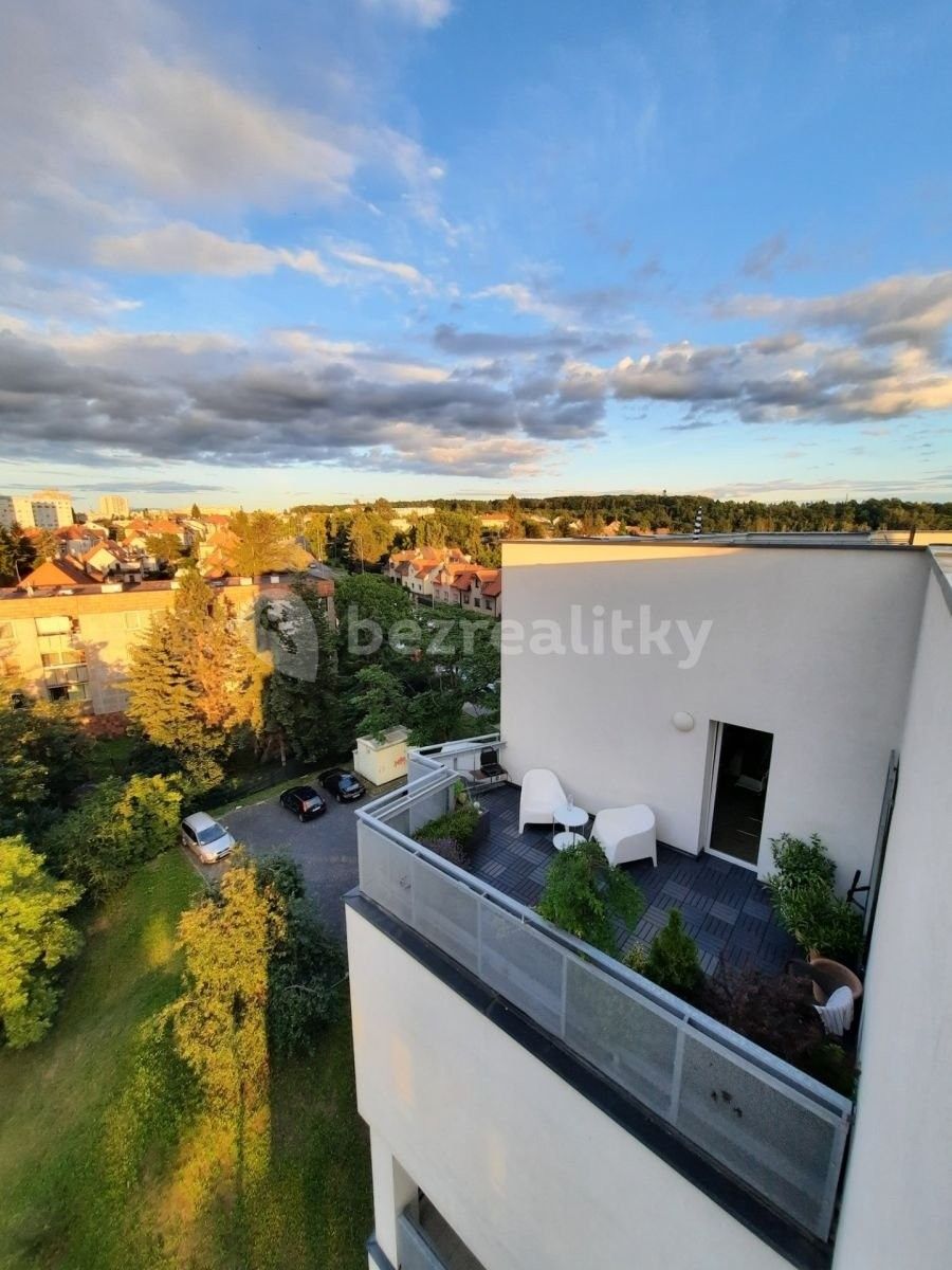 1+kk, Hornoměcholupská, Praha, 56 m²