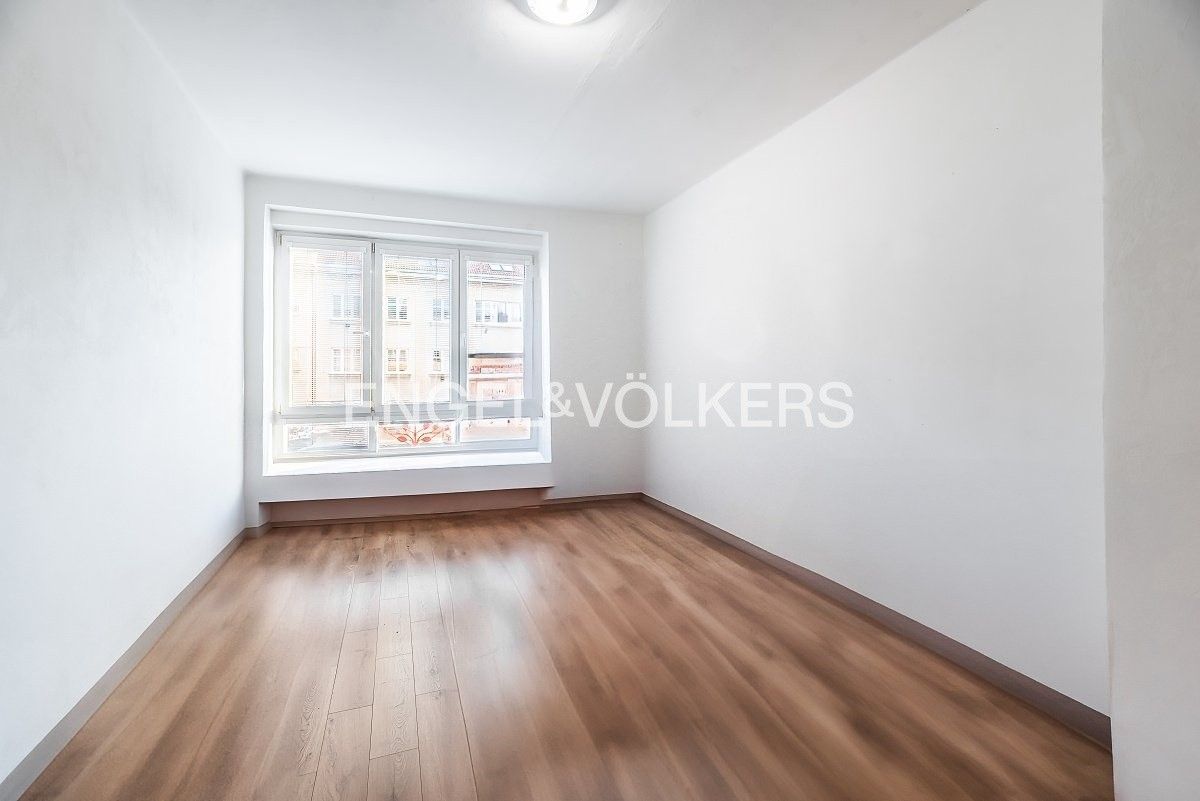 3+1, Černokostelecká, Praha, 82 m²