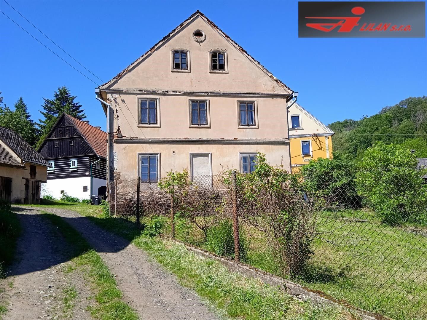 Prodej dům - Zubrnice, 350 m²