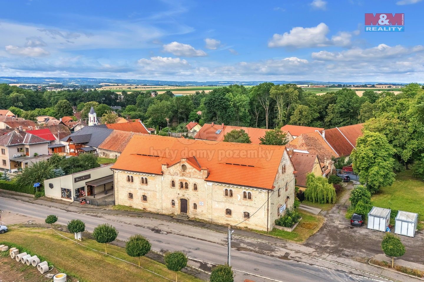 Prodej obchodní prostory - Přestavlky, 1 306 m²