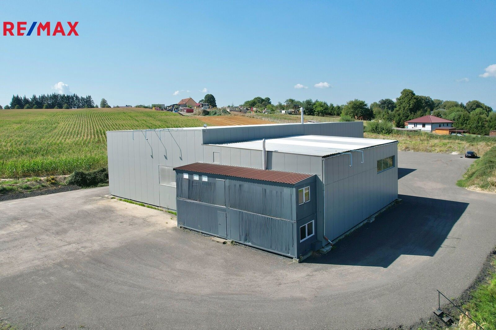 Sklady, Táborská, Bernartice, 700 m²