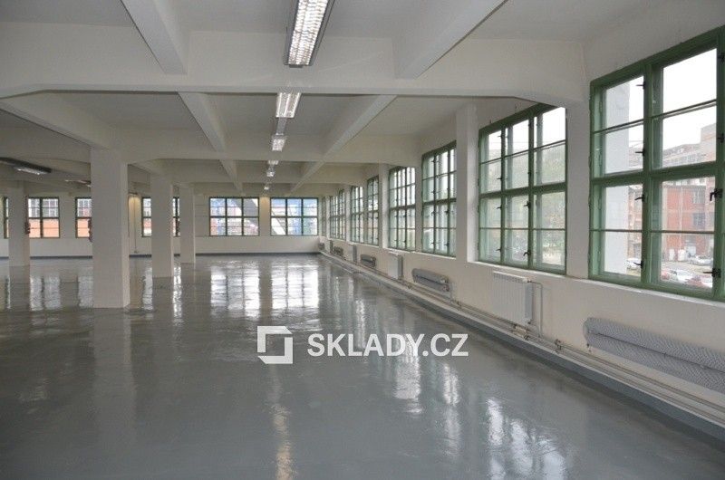 Sklady, Dvacátá, Zlín, 620 m²