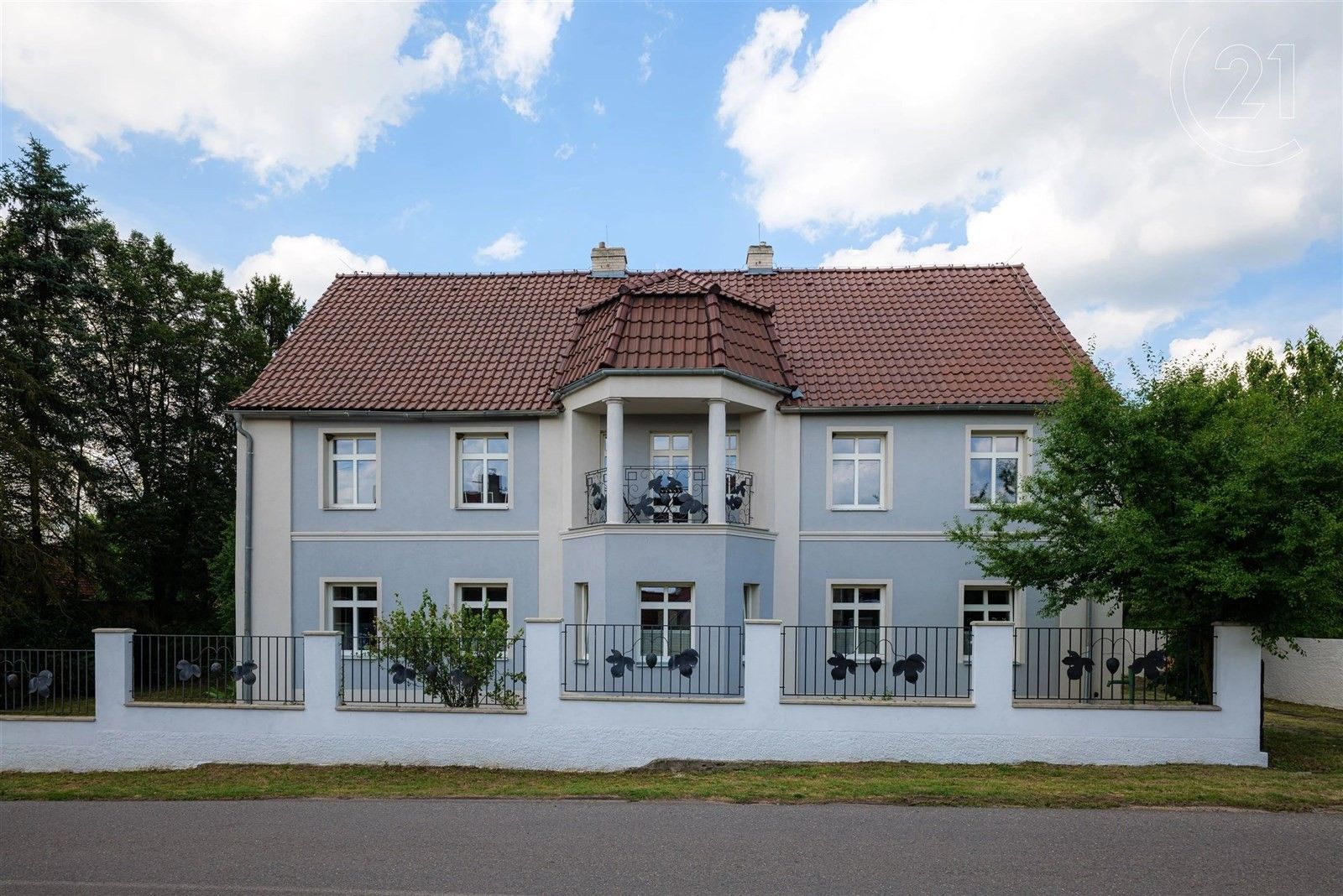 Prodej dům - Velká Černoc, Měcholupy, 350 m²