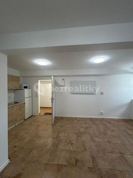 1+kk, Spojovací, Praha, 31 m²